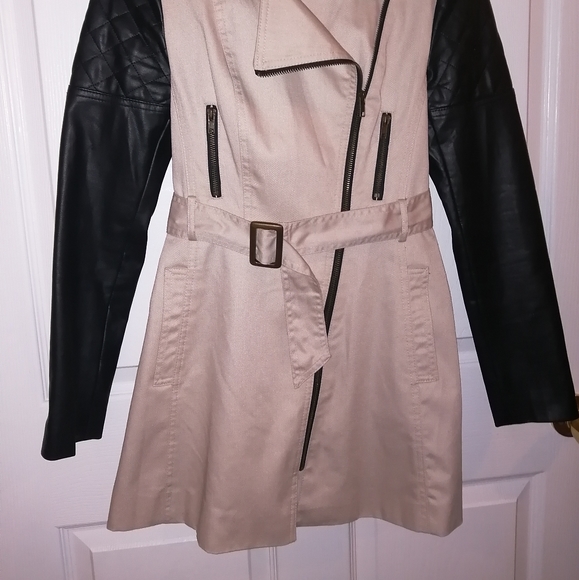 B1G1F 🌸 Asymmetrical Trench - Picture 2 of 5